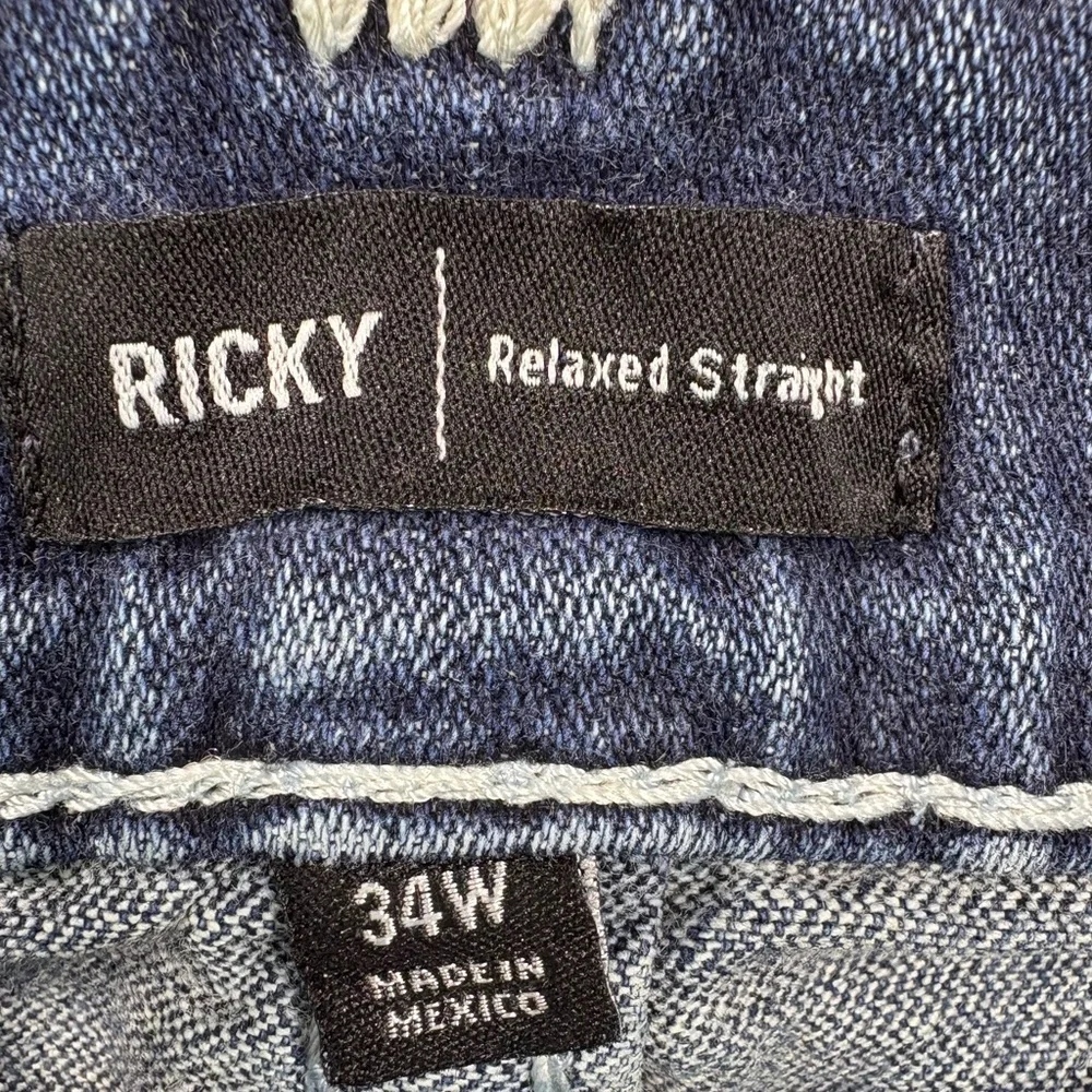 True Religion Men's Ricky Relaxed Straight Subtle Distressed Jeans -| Size 34